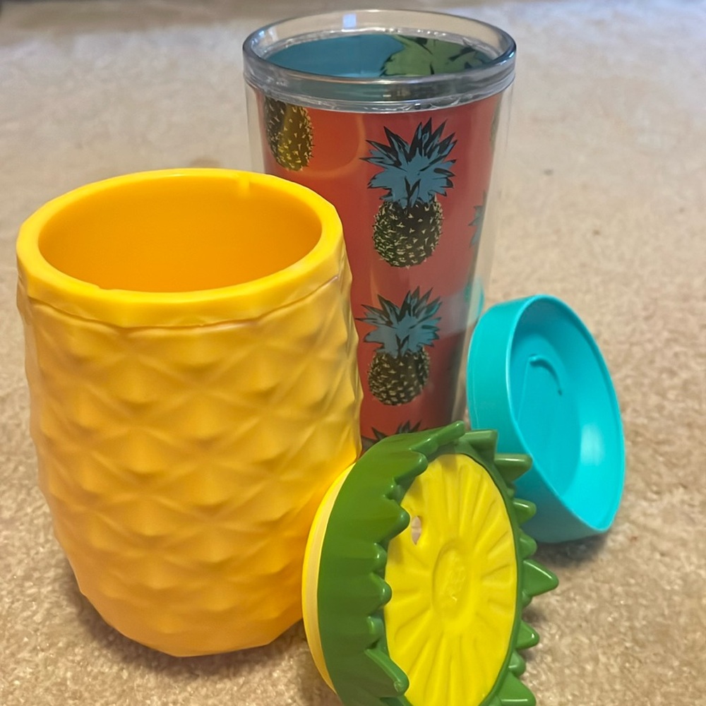 Used pineapple cups